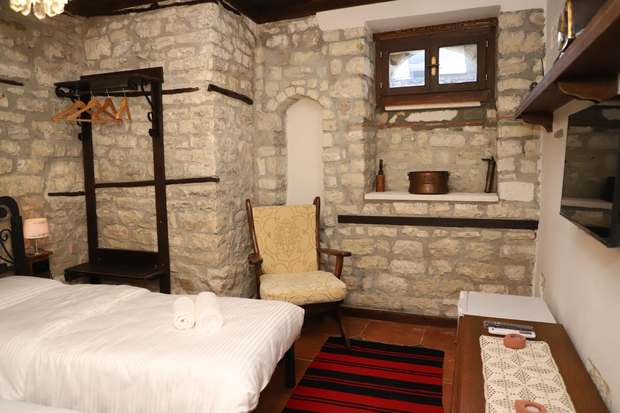 Vila Art Berat Castle Экстерьер фото