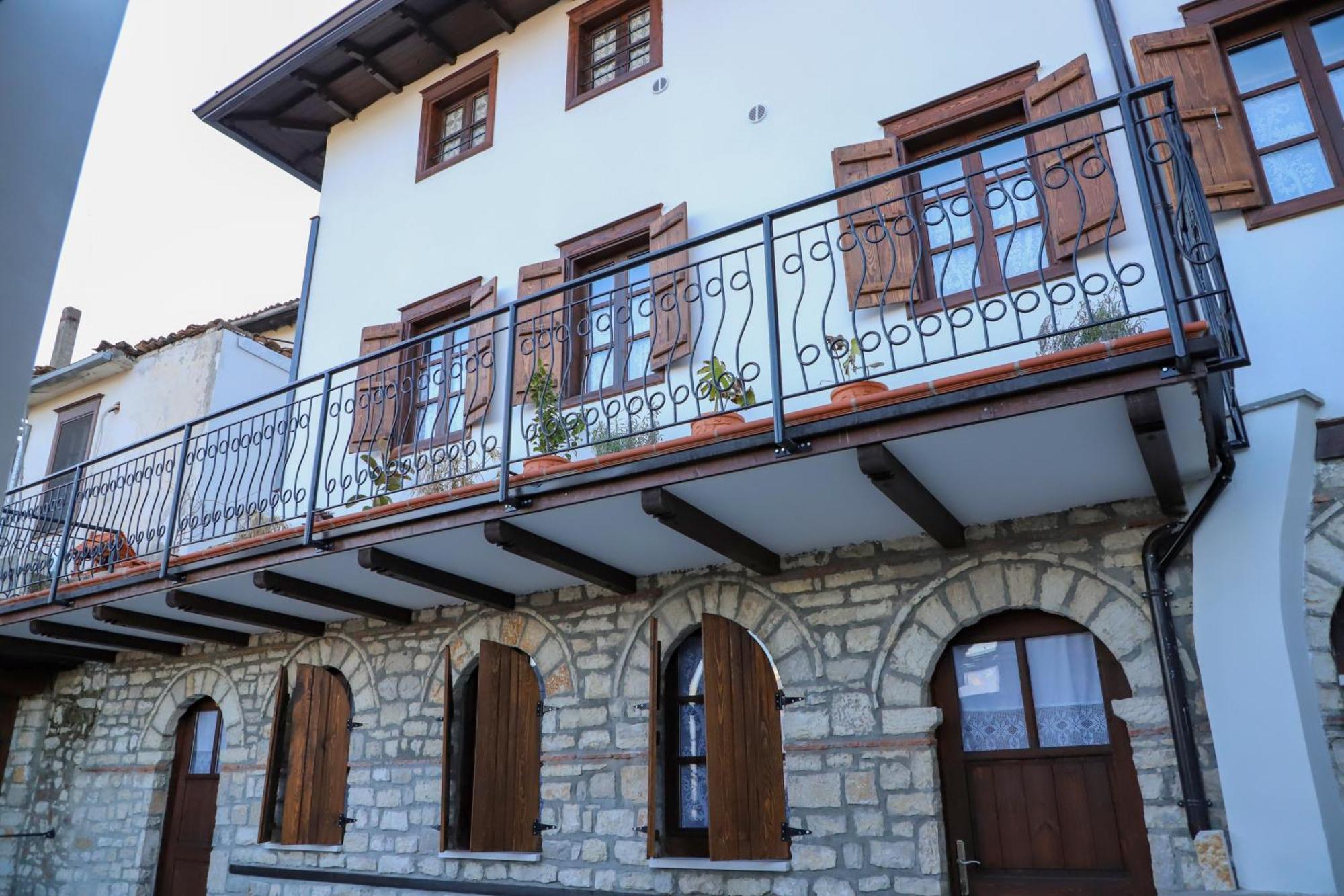 Vila Art Berat Castle Экстерьер фото
